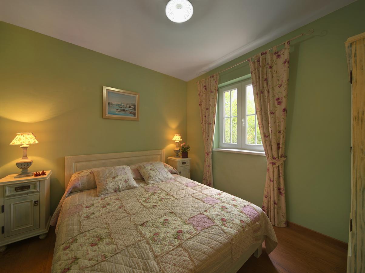 Villa Rosa Vrboska Esterno foto